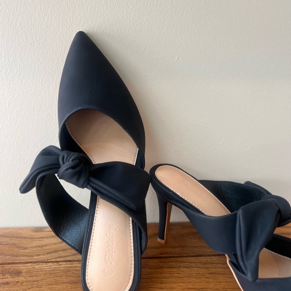 Black heels 🤩